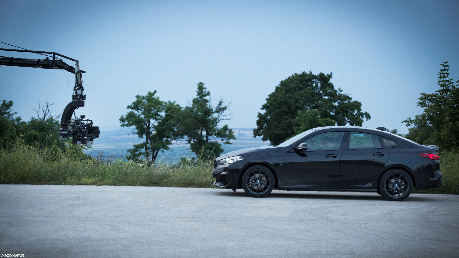 black widow film marvel stunts bmw film stunt auto bmw drivers Black Widow Stunt BMW 